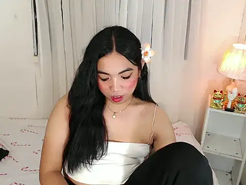 Snapshot of xLinda_Walkerx chatting on June 12, 2026, 5:45 pm xLinda Walkerx online show from June 12, 2026, 5:45 pm