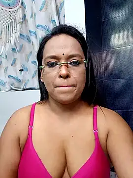 hornyrosy321 online show from May 3, 2026, 5:08 pm