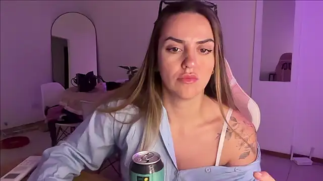 Snapshot of isyourgirlolivia chatting on March 17, 2026, 1:21 am isyourgirlolivia online show from March 17, 2026, 1:21 am