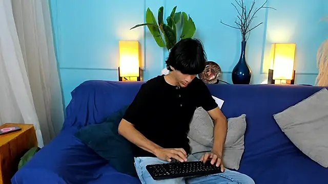 Cheys Mast online show from March 22, 2026, 7:28 pm