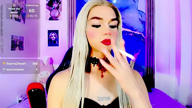 Snapshot of blonde_queen- chatting on May 19, 2026, 1:56 am blonde queen- online show from May 19, 2026, 1:56 am