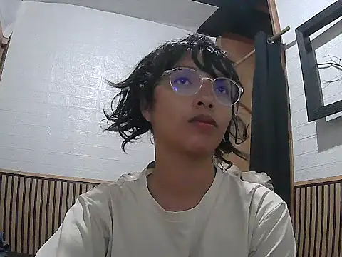 spicyren online show from June 25, 2026, 11:48 am