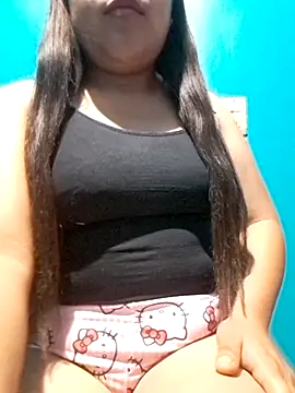 YiiZ 019 online show from April 12, 2026, 5:12 am