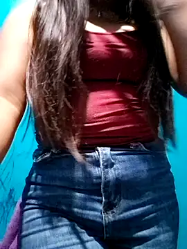 YiiZ 019 online show from April 26, 2026, 4:54 am