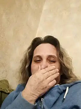 KatieLove133 online show from April 1, 2026, 4:26 pm