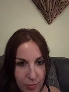 Snapshot of petitehotwife4u chatting on April 15, 2026, 8:53 pm petitehotwife4u online show from April 15, 2026, 8:53 pm