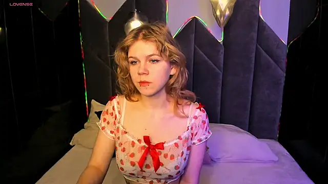 ElizabethVane online show from April 9, 2026, 5:40 am