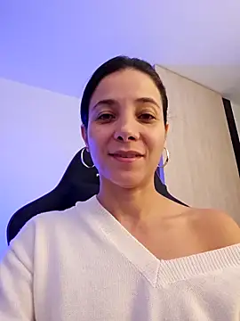 miaeyex online show from April 15, 2026, 11:50 am