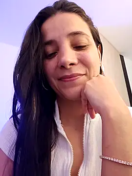 miaeyex online show from April 22, 2026, 12:07 pm