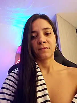 miaeyex online show from May 1, 2026, 11:59 am