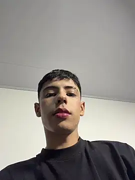 SebastianReed  online show from May 18, 2026, 3:57 am