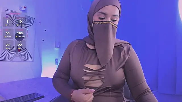Snapshot of Aminaa_Kaarim chatting on July 13, 2026, 1:08 am Aminaa Kaarim online show from July 13, 2026, 1:08 am