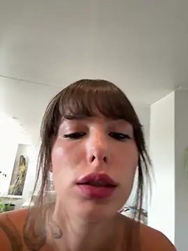 Snapshot of xsugarbabe chatting on July 13, 2026, 2:42 pm xsugarbabe online show from July 13, 2026, 2:42 pm