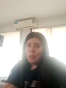 Snapshot of melucita chatting on March 28, 2026, 9:14 pm melucita online show from March 28, 2026, 9:14 pm