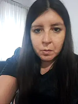 Snapshot of melucita chatting on April 1, 2026, 9:45 pm melucita online show from April 1, 2026, 9:45 pm