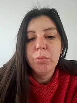 Snapshot of melucita chatting on May 9, 2026, 2:11 pm melucita online show from May 9, 2026, 2:11 pm