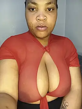 Snapshot of BeverlyQueen15 chatting on June 24, 2026, 6:51 pm BeverlyQueen15 online show from June 24, 2026, 6:51 pm