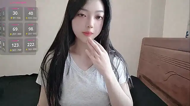Snapshot of oblakitty_ chatting on May 2, 2026, 12:37 am oblakitty online show from May 2, 2026, 12:37 am