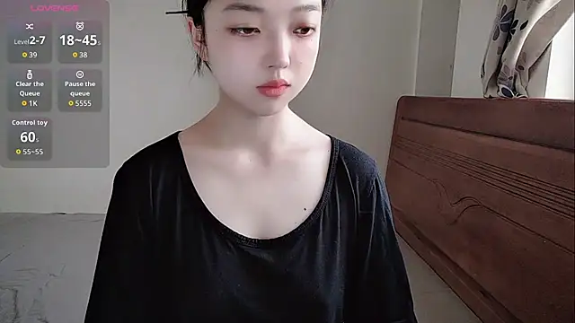 oblakitty  online show from August 9, 2026, 12:12 am
