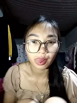 emmasexy2k online show from April 3, 2026, 1:58 am