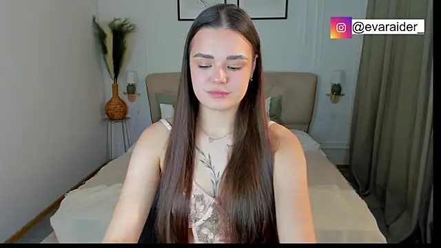 EvaRaider online show from March 30, 2026, 1:12 pm