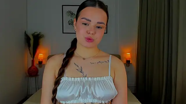 EvaRaider online show from April 5, 2026, 11:40 am