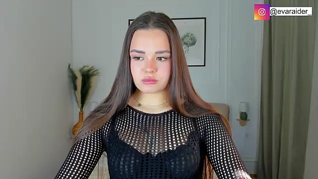 EvaRaider online show from April 15, 2026, 1:07 pm