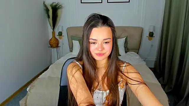 EvaRaider online show from April 19, 2026, 1:43 pm