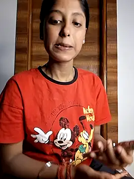 Pari lovers online show from April 5, 2026, 8:28 pm