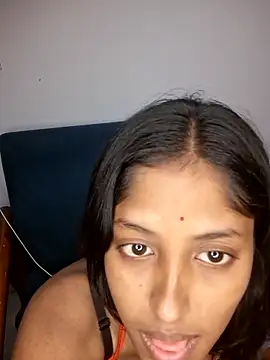 Pari lovers online show from June 11, 2026, 5:33 pm