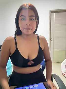 yuliana056 online show from April 10, 2026, 2:28 am