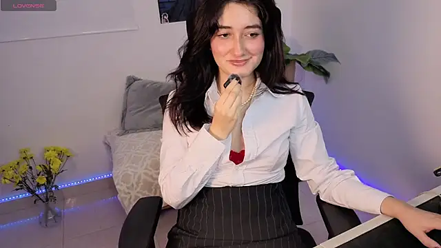 Snapshot of AleblancXOXO chatting on May 4, 2026, 9:44 pm AleblancXOXO online show from May 4, 2026, 9:44 pm