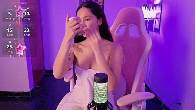 Snapshot of Oliviasims chatting on March 25, 2026, 10:38 pm Oliviasims online show from March 25, 2026, 10:38 pm