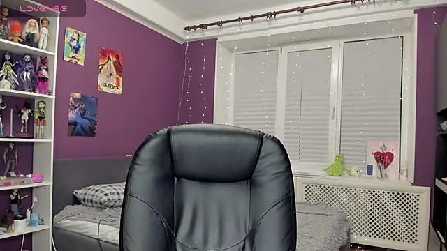 sweet peach    online show from May 16, 2026, 7:34 pm
