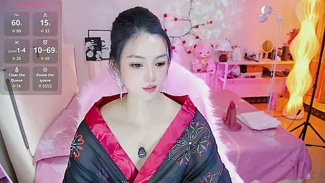 Evelyn-007 online show from July 31, 2026, 3:28 am