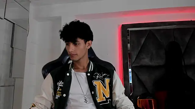 MaxiimoRomano  online show from March 27, 2026, 12:27 pm