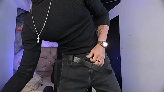 MaxiimoRomano  online show from April 8, 2026, 12:49 pm