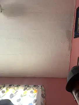 Snapshot of Yiyinhot chatting on March 20, 2026, 6:24 pm Yiyinhot online show from March 20, 2026, 6:24 pm