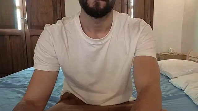 Snapshot of AmicisegretiITA chatting on May 17, 2026, 10:22 am AmicisegretiITA online show from May 17, 2026, 10:22 am
