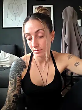 NicoleKaiser online show from March 27, 2026, 5:01 pm