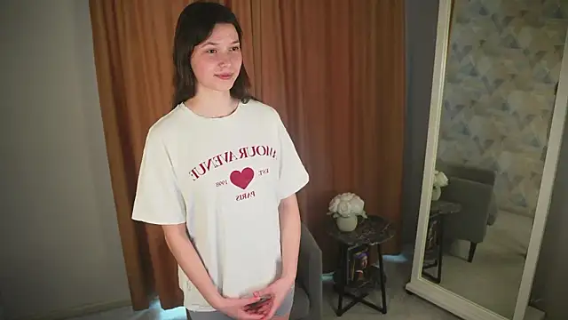 LaraeLubeck online show from March 18, 2026, 10:18 am