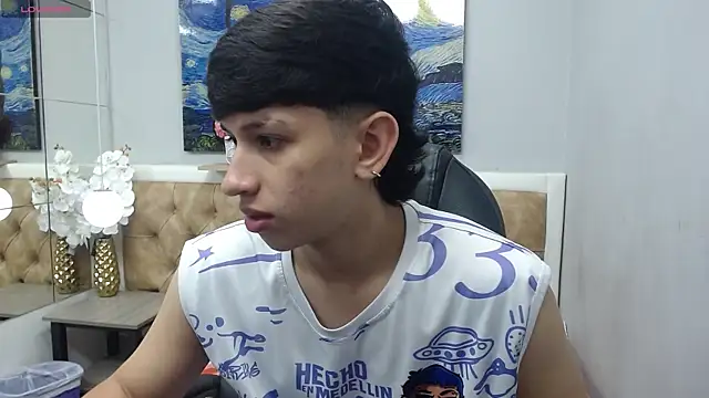 Snapshot of AdrianFranko chatting on May 21, 2026, 12:56 pm AdrianFranko online show from May 21, 2026, 12:56 pm