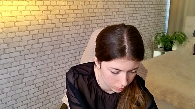 Snapshot of LiuYani chatting on May 6, 2026, 1:38 pm LiuYani online show from May 6, 2026, 1:38 pm