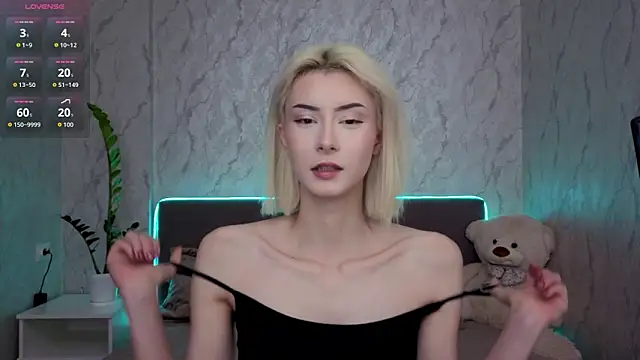 kittysocutie online show from May 7, 2026, 12:05 am