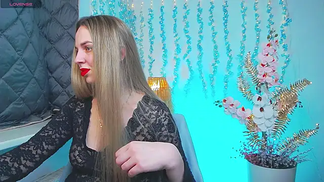 Alexandracandy online show from April 4, 2026, 7:33 pm