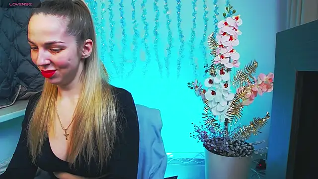 Alexandracandy online show from April 6, 2026, 12:28 pm