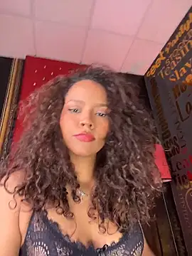 Snapshot of CurlyOopsieXXX chatting on June 3, 2026, 9:31 pm CurlyOopsieXXX online show from June 3, 2026, 9:31 pm