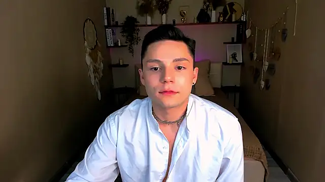 MarcusBender online show from March 18, 2026, 1:20 am