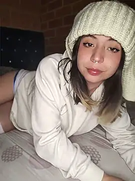 Petite CherryX online show from April 4, 2026, 1:26 am