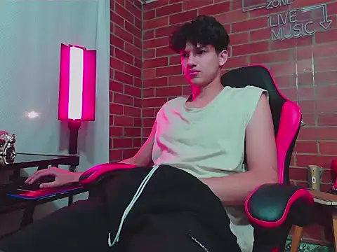 Kurtt   online show from April 12, 2026, 2:16 am